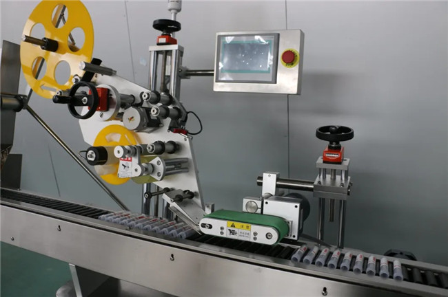 Automatic Horizontal Wrap Around Syringe Adhesive Sticker Labeling Machine