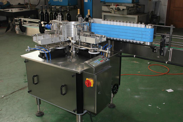 Automatic Linear Round Bottles Cold Paste Wet Glue Labeling Machine