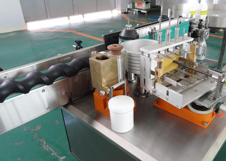 Full Automatic Wet Glue Paper Label Labeling Machine for Alcohol Product