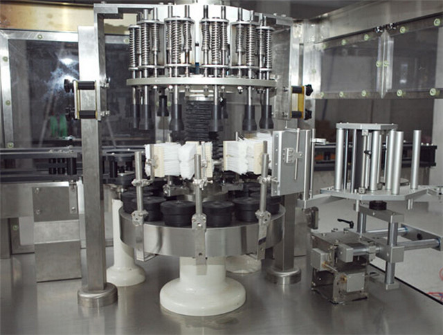 The details of automatic rotary positioning labeling machine