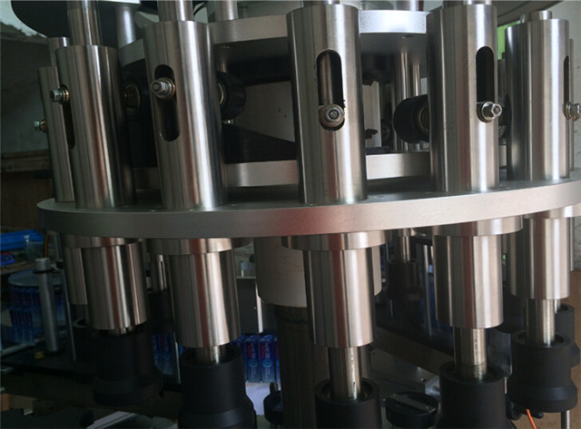 The details of automatic rotary positioning labeling machine